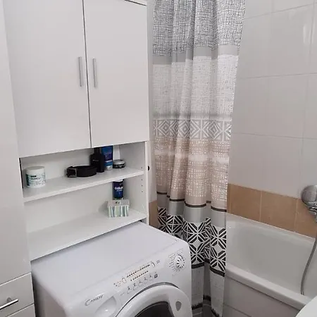 Apartment Deni شقة *