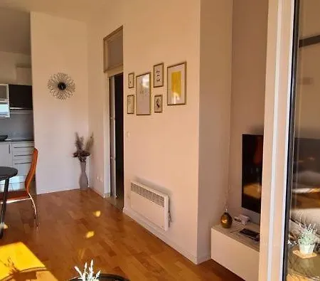 Apartment Deni * تروغير