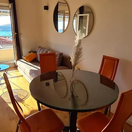 Apartment Deni
